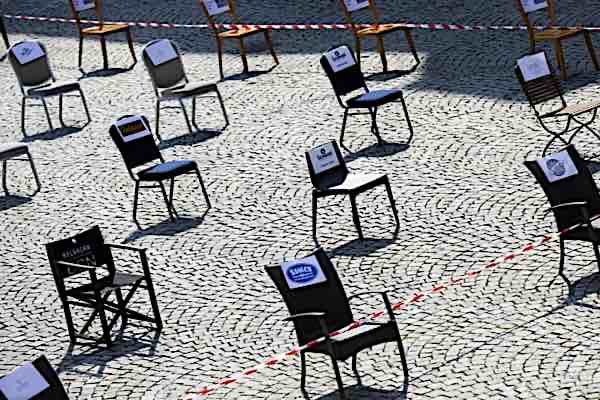 emptychairs1