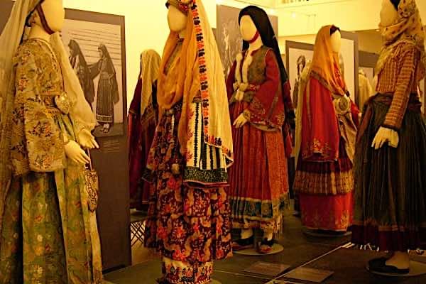 traditionalcostumes1